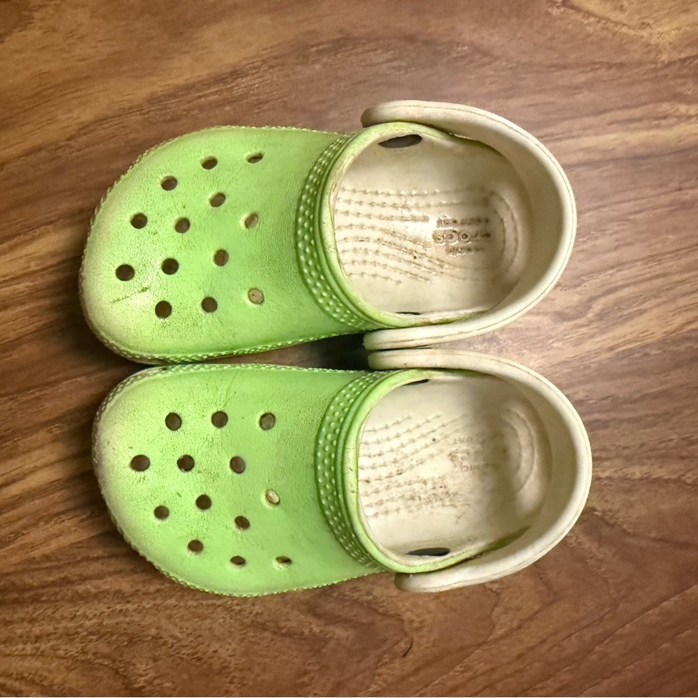 CROCS Kids Glow in the Dark Green Water Shoes